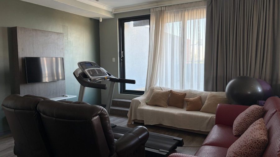 4 Bedroom Property for Sale in Grimbeeck Park North West